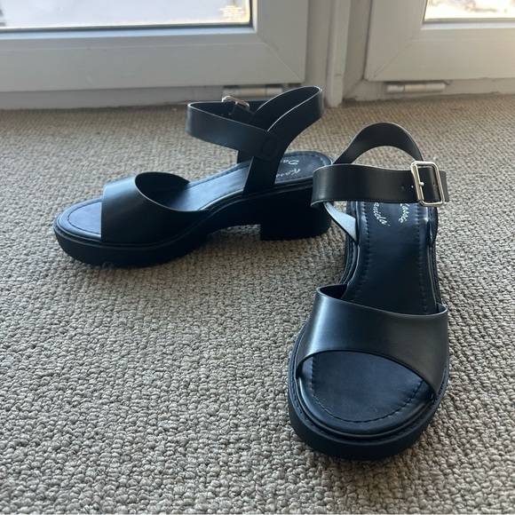 Black Women's Sandals - Picture 1 of 5